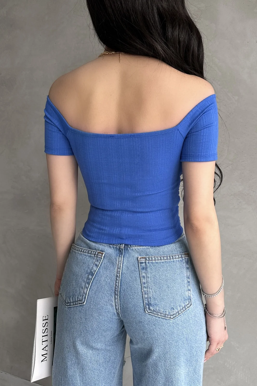 Nido Kayık Yaka Gül Detaylı Crop Bluz Saks Mavi