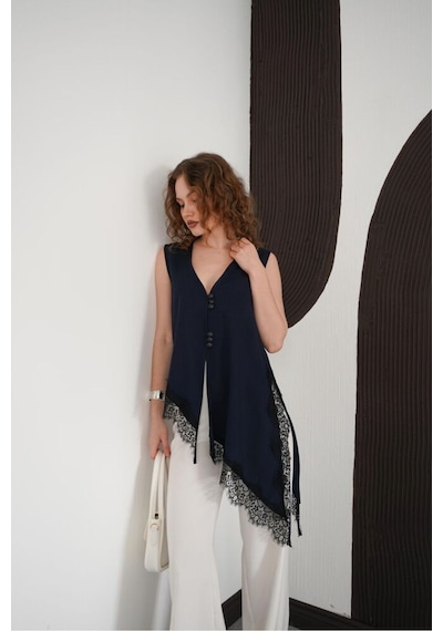 Verymoda Sıfır Kol Etek Ucu Dantel V Yaka Bluz D2993 Lacivert