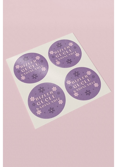Bizler Güçlü Kadınlarız Yuvarlak Sticker Etiket 3x3cm St2416 Çok Renkli