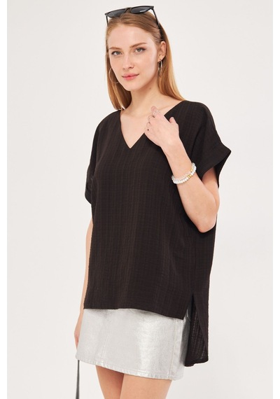 Armonika Kadın Siyah V Yaka Yanları Yırtmaçlı Arkası Uzun Duble Kol Detaylı Oversize Bluz Arm-24y001074