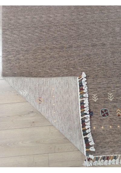 Çam Halı Funky 804 Vizon Yün Ve Bambu İle Özel Tezgahlarda Üretilen Otantik Desenli El Emeği Modern Uşak Halısı Vizon Çam Halı Funky 804 Vizon Yün Ve Bambu İle Özel Tezgahlarda Üretilen Otantik Desenli El Emeği Modern Uşak Halısı Vizon