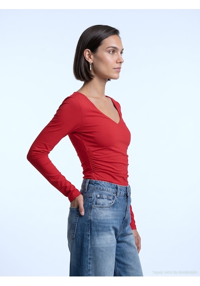 Dilvin 32780 V Yaka Büzgülü Top-kırmızı