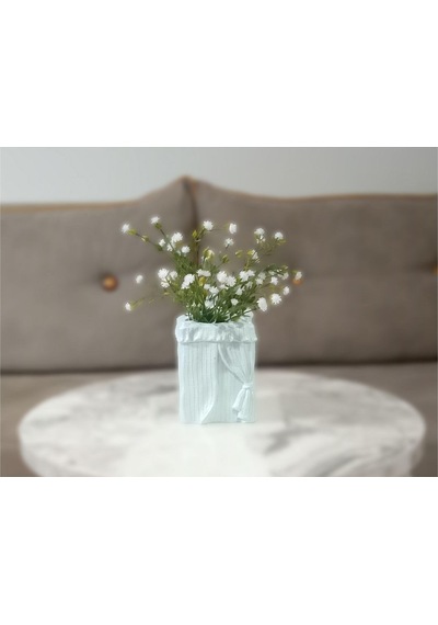 Vazoda Beyaz Yapay Çiçek Dekoratif Poliresin Vazo Dahil 7 x 7 x 17 CM