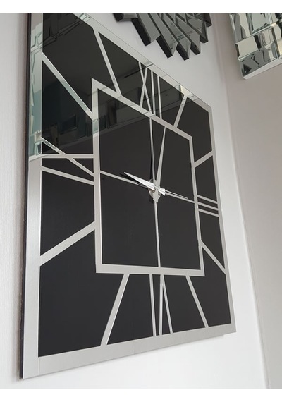 Ayna Denizi Silver Quare Black Model Gümüş Siyah Renk 60 CM x 60 CM Dekoratif Aynalı Duvar Saati Gümüş - Siyah