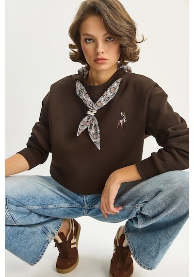 Shade Kadın Fular Detaylı Ceylan Nakışlı Üç İplik Şardonlu Oversize Sweatshirt 6916 60283615 - Acı Kahve Çok Renkli Shade Kadın Fular Detaylı Ceylan Nakışlı Üç İplik Şardonlu Oversize Sweatshirt 6916 60283615 - Acı Kahve Çok Renkli