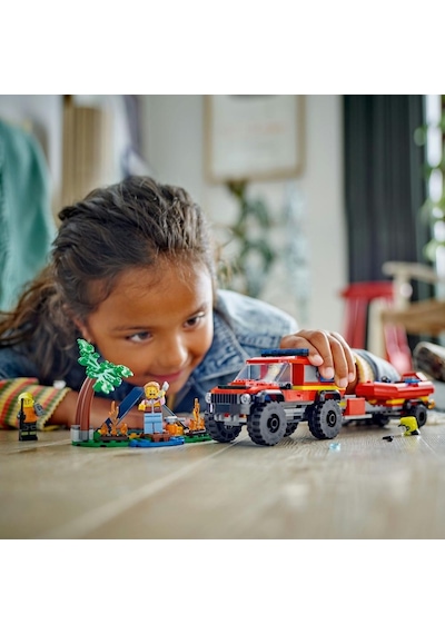 LEGO® City 4x4 Kurtarma Botlu İtfaiye Kamyonu 60412 5+ Yaratıcı Oyuncak Yapım Seti - 301 Parça