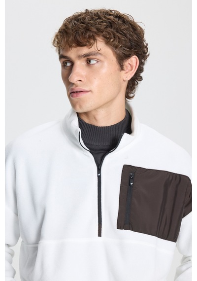AC&Co / Altınyıldız Classics Erkek Beyaz Oversize Bol Kesim Bato Yaka Cep Detaylı Fermuarlı Soğuk Geçirmez Polar Sweatshirt Beyaz