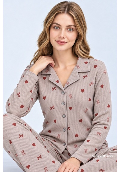 Cottonill Vizon Desenli Waffle Dokulu Gömlek Yaka Düğmeli Uzun Kollu Kadın Pijama Takımı Cottonill Vizon Desenli Waffle Dokulu Gömlek Yaka Düğmeli Uzun Kollu Kadın Pijama Takımı