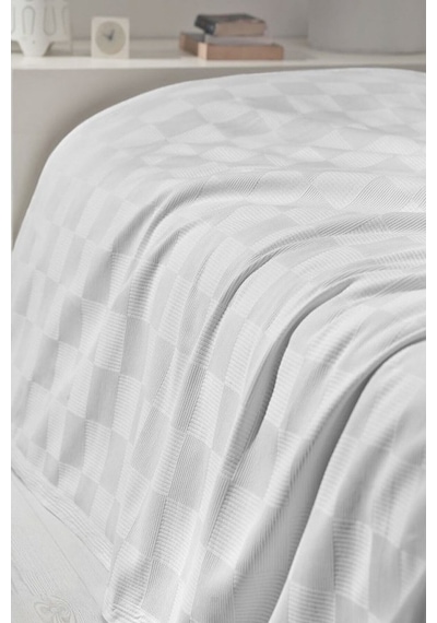 Çift Kişilik Beyaz Dama Desenli Pike. Damalı Otel Pikesi 200 X 230