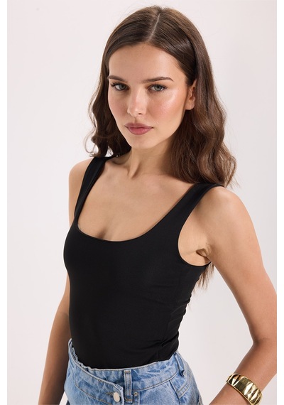 Tudors Kadın Slim Fit Dar Kesim Askılı Kare Yaka Sırtı Açık Sandy Kumaş Çıtçıtlı Siyah Body-51246 Tudors Kadın Slim Fit Dar Kesim Askılı Kare Yaka Sırtı Açık Sandy Kumaş Çıtçıtlı Siyah Body-51246