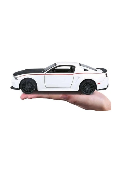 Maisto Lisanslı Metal Ford Mustang Street Racer 2014 1:24 Kapıları Açılabilir Oyuncak Model Araba Beyaz