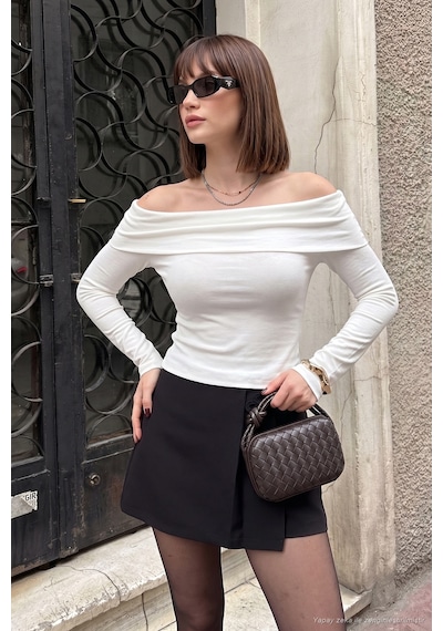 Lela Pamuklu Fitted Fit Madonna Yaka Bluz Kadın Bluz 5866862 Ekru