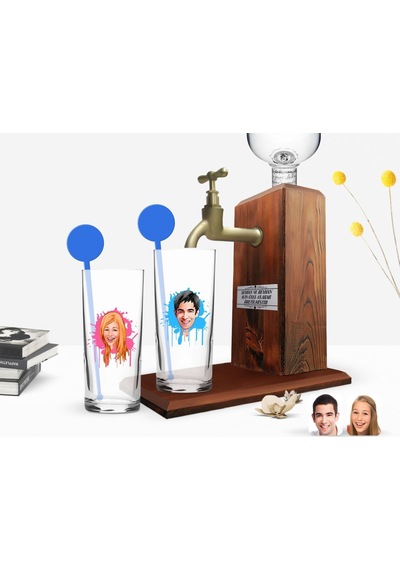 Kişiye Özel Renkli Baskılı Erkek Ve Kadın Karikatürlü İkili Vodka Bardağı Ve Ahşap Vodka Standı Hediye Seti-31