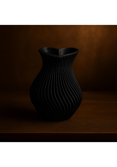 Kalp Şeklinde Vazo. Vazo. 3d Vazo. Plastik Vazo. Kıvrımlı Vazo. Dekoratif Vazo. Siyah