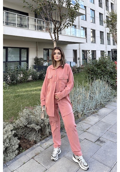 WeShaya Kadın Pembe Çift Cepli Uzun Gömlek & Beli Lastikli Pantolon - Rahat Alt & Üst Takım Pembe WeShaya Kadın Pembe Çift Cepli Uzun Gömlek & Beli Lastikli Pantolon - Rahat Alt & Üst Takım Pembe