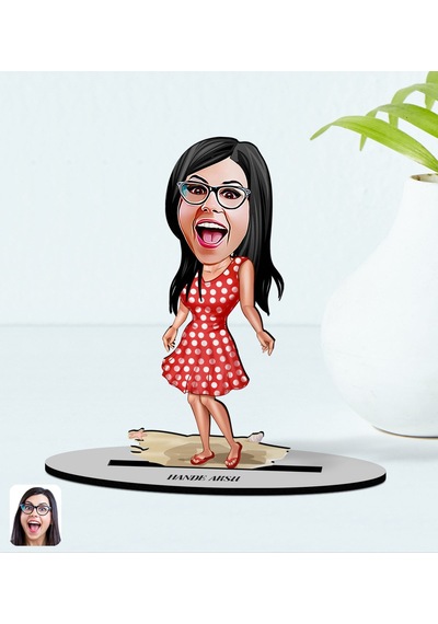 Bk Gift Kişiye Özel Tatilci Kadın Karikatürlü Ahşap Biblo Model 4