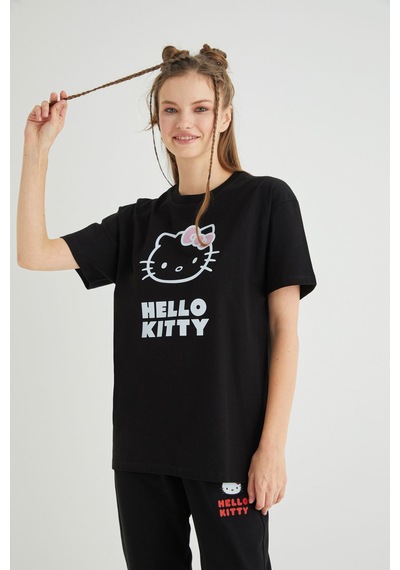Hello Kitty Lisanslı Baskılı Basic T-shirt Kalıp Pamuk Renkli Hello Kitty Lisanslı Baskılı Basic T-shirt Kalıp Pamuk Renkli