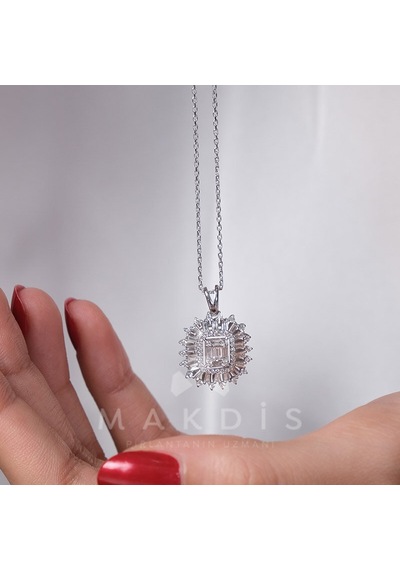 0.65 Karat Baget Pırlanta Kolye 60846364