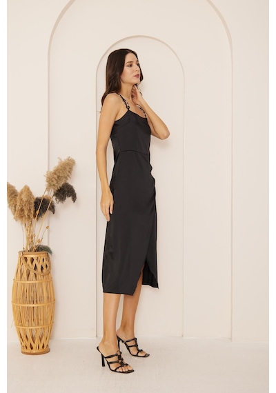 Darlin Moda Siyah Zincir Askı Detaylı Sırt Dekolteli Elbise Dm1037 Siyah Darlin Moda Siyah Zincir Askı Detaylı Sırt Dekolteli Elbise Dm1037 Siyah