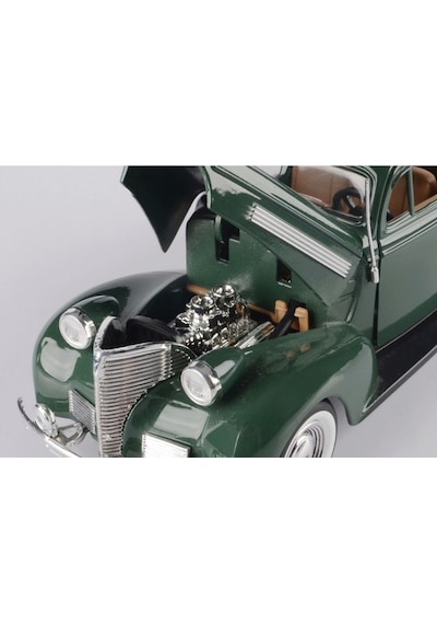 Motormax 1939 Chevrolet Coupe Bordo 1:24 Model Araba Yeşil