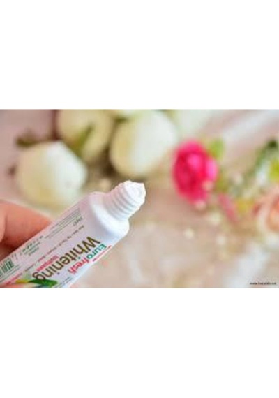 Eurofresh Misvaklı Beyazlatıcı Diş Macunu 112gr X 3 Adet Beyazlatma, Hassasiyete Karşı Tam Koruma