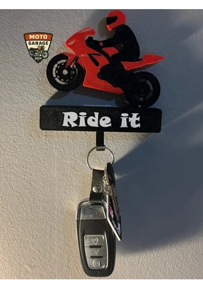 3d Hareketli Motorcu Figürlü Anahtarlık Askısı Ön Kaldıran Motosiklet Tasarımı