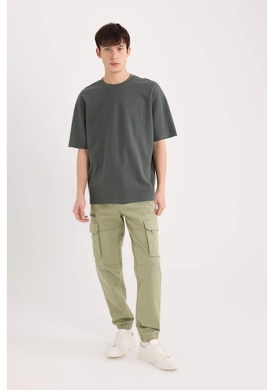DeFacto Oversize Geniş Kalıp Ütü Gerektirmeyen Bisiklet Yaka Kısa Kollu Basic Düz Ağır Kumaş Tişört X3926AZ25SPGN498 DeFacto Oversize Geniş Kalıp Ütü Gerektirmeyen Bisiklet Yaka Kısa Kollu Basic Düz Ağır Kumaş Tişört X3926AZ25SPGN498