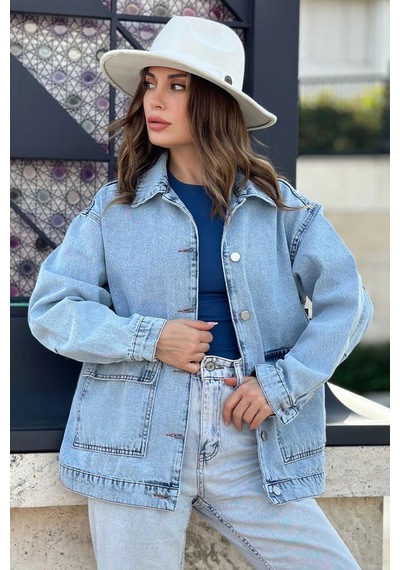 Kadın Buz Mavi Geniş Cepli, Kaliteli Jeans Kumaş, Salaş Kot Ceket Açık Mavi Kadın Buz Mavi Geniş Cepli, Kaliteli Jeans Kumaş, Salaş Kot Ceket Açık Mavi