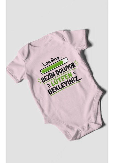Morivokids Bezim Doluyor Lütfen Bekleyiniz Kısa Kollu Bebek Body %100 Pamuk Bebe Pembe