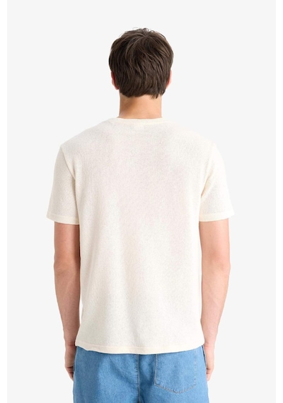 DeFacto Regular Fit Bisiklet Yaka Kısa Kollu Triko Görünümlü Tişört E3963AX25SMWT46 DeFacto Regular Fit Bisiklet Yaka Kısa Kollu Triko Görünümlü Tişört E3963AX25SMWT46