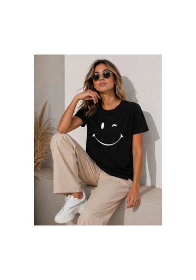 Butik İstanbul Minimal Gülümseyen Yüz Baskılı Tişört Kısa Kol Yazlık T-shirt - Siyah Butik İstanbul Minimal Gülümseyen Yüz Baskılı Tişört Kısa Kol Yazlık T-shirt - Siyah