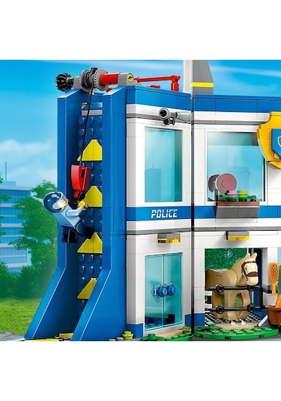 LEGO® City 60372 Polis Eğitim Akademisi 823 Parça