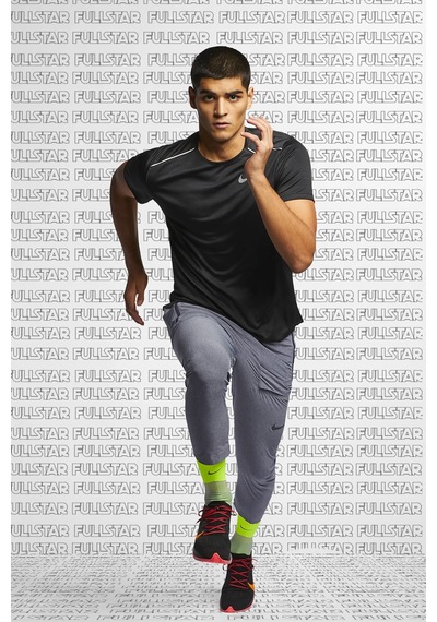 Nike Miler Dri Fit Running Tee Black Reflektörlü Koşu Antrenman Tişörtü Siyah Siyah Nike Miler Dri Fit Running Tee Black Reflektörlü Koşu Antrenman Tişörtü Siyah Siyah