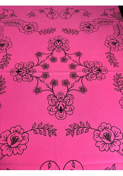 Pembe Çiçek Desenli Kare Masa Örtüsü 150x150 Cm Pembe