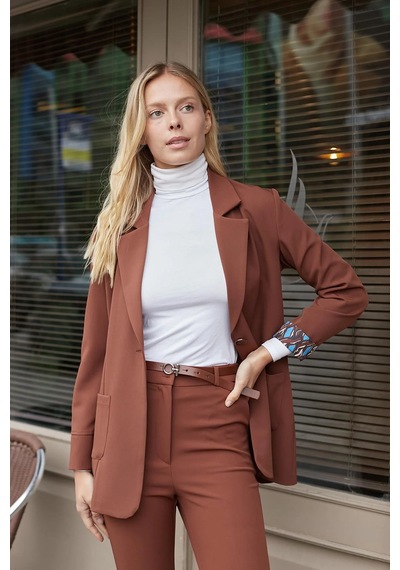 Yakalı Cepli Uzun Kol Kolu İsterse Katlanabilen Kumaş Blazer Ofis Ceket-koyu Taba K.taba Yakalı Cepli Uzun Kol Kolu İsterse Katlanabilen Kumaş Blazer Ofis Ceket-koyu Taba K.taba