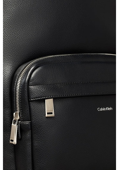 Calvin Klein Erkek Dokulu Fermuarlı Gözlü Sırt Çantası - Siyah Black