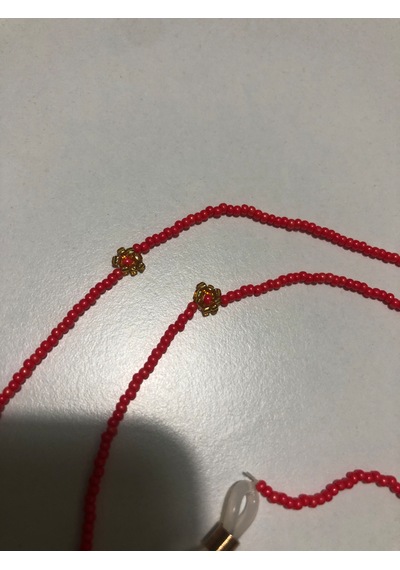 El Yapımı Kırmızı Boncuklu Gözlük İpi