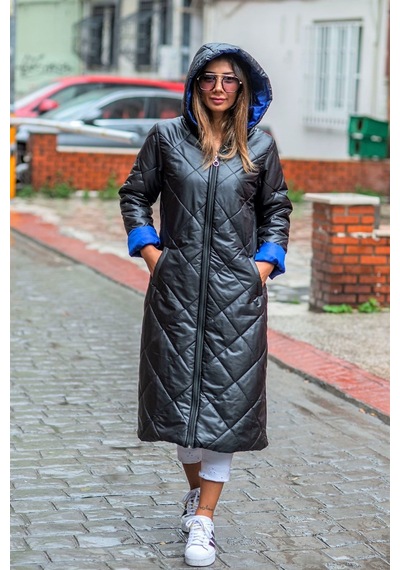 Keyifli Moda Kadın Siyah Kapüşonlu Astarı Renkli Baklava Desen Uzun Şişme Mont