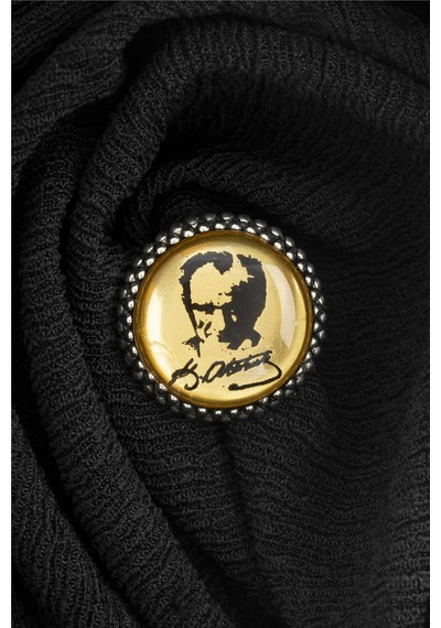Sarı Zemin Üzeri Atatürk İmzalı Silüetli Gümüş Rozet -8471 Gümüş