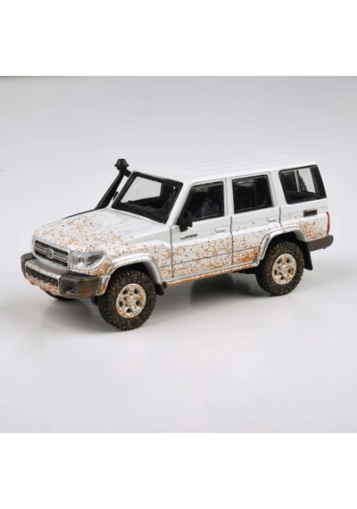 1:64 2014 Toyota Land Cruiser 76 Off Road Effect