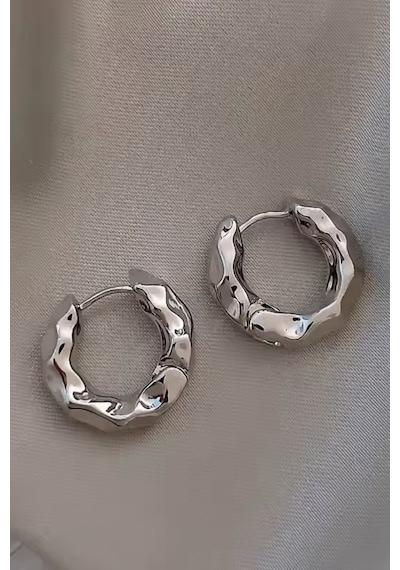 Kadın Küpe Dokulu Tasarım Minimal Modern Kararmaz Halka Küpe Gümüş