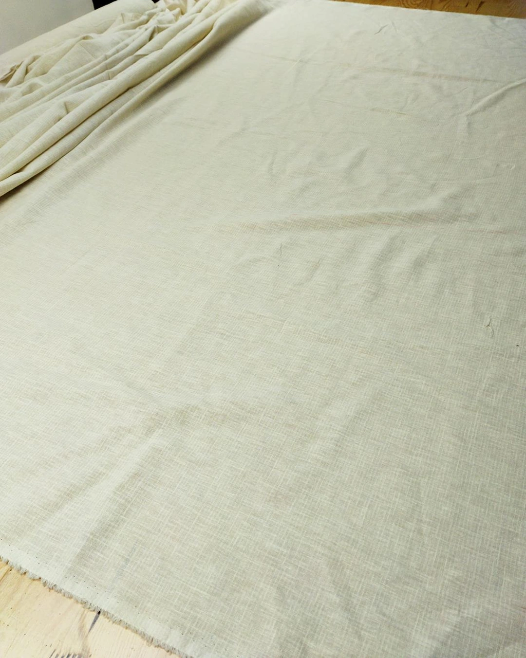 Kremle Ekru Arası Renkte Dokuma En 150 Cm X Boy 230 Cm -4090