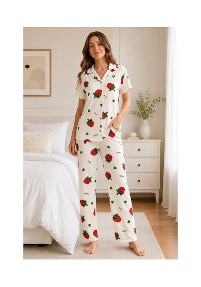 Angbutik Ekru Çilek Desenli Kısa Kollu Gömlek Yaka Milan Kumaş Kadın Pijama Takımı