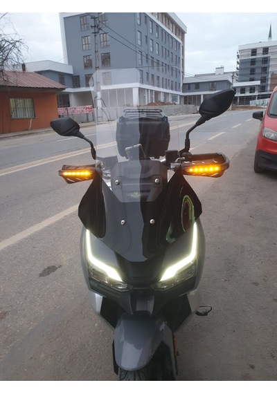 Motocam Rks Freccia Ön Cam 2022-2026 Model 75cm Alt Geniş Şeffaf Renkli 4mm Uzun