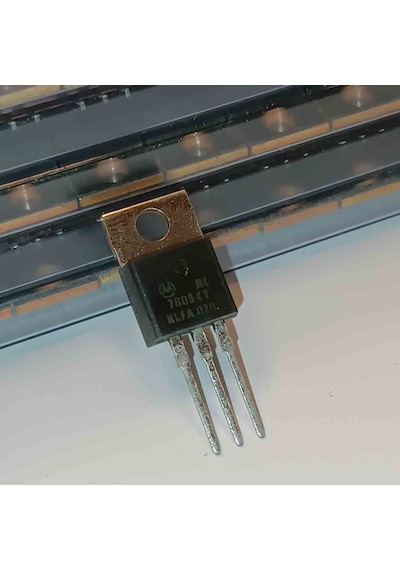 Mc7805ct 5v 1.5a To220 Voltaj Regülatörü 25 Adet