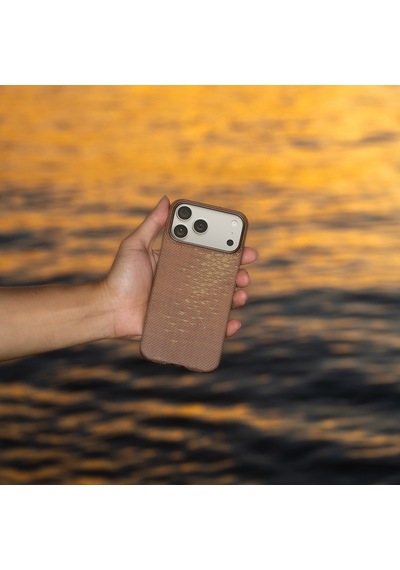 Apple Uyumlu iPhone 17 Pro  Kılıf M-safeli Aramid Fiber Pitaka Glints Of Gold Ultra Slim Serisi Kapak Gold Gold