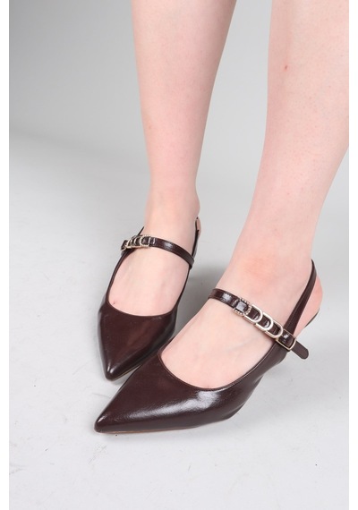 Birikon Orılıa Biyesi Aksesuarlı Alçak Topuklu Stiletto Kahverengi-8747 Kahverengi