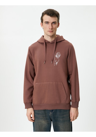Koton Arkası Baskılı Hoodie Sloganlı Kanguru Cepli Kahverengi 4wam70256mk Kahverengi
