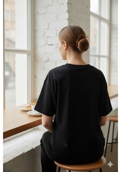 Hvç Kadın Oversize Geniş Kesim %100 Pamuk Yumuşak Dokulu Basic Bisiklet Yaka Siyah Tişört Hvç Kadın Oversize Geniş Kesim %100 Pamuk Yumuşak Dokulu Basic Bisiklet Yaka Siyah Tişört