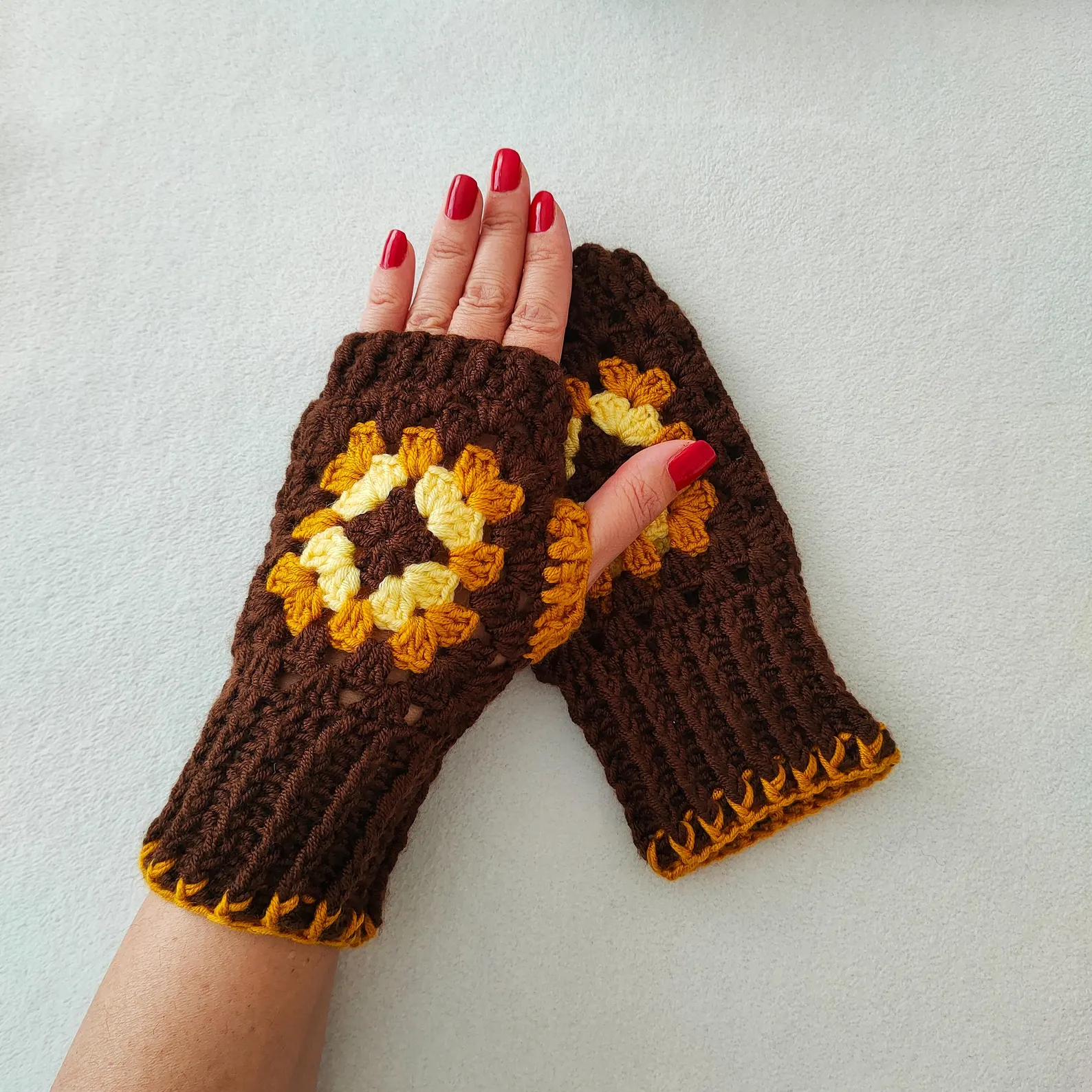 Newdaycraft El Örgüsü Kahverengi Hardal Sari Granny Square Yarim Eldiven